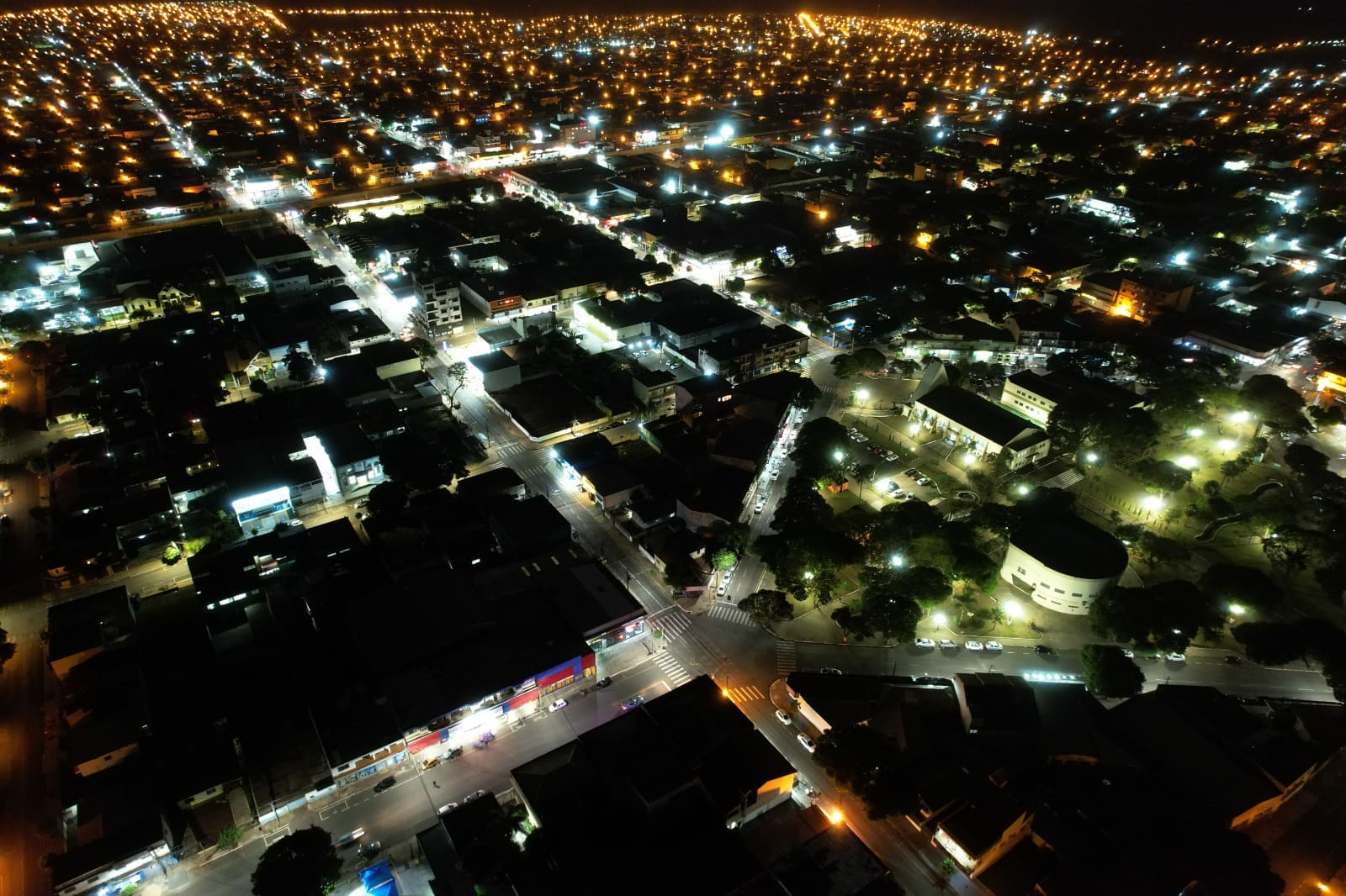 Além de economia gerada pela durabilidade, iluminação em LED promove segurança com mais luminosidade